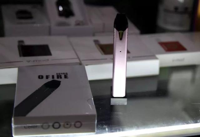 收集2018年市面上的100多款新品电子烟小烟,看看你认识哪一款? 收集2018年市面上的100多款新品电子烟小烟,看看你认识哪一款?