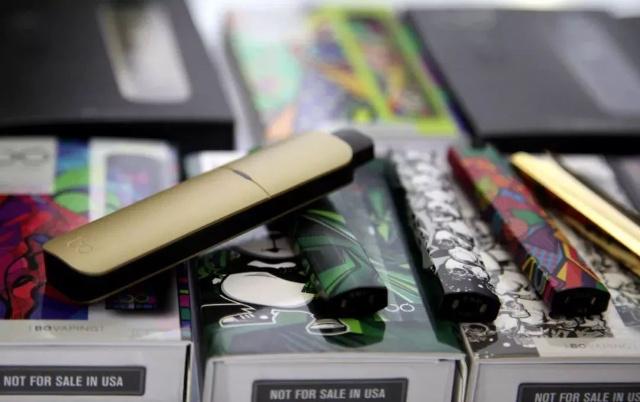 收集2018年市面上的100多款新品电子烟小烟,看看你认识哪一款? 收集2018年市面上的100多款新品电子烟小烟,看看你认识哪一款?