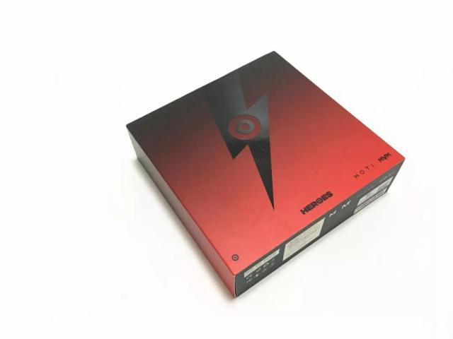 超炫酷的MOTI魔笛联合定制款——黑红烈焰电子烟 超炫酷的MOTI魔笛联合定制款——黑红烈焰电子烟