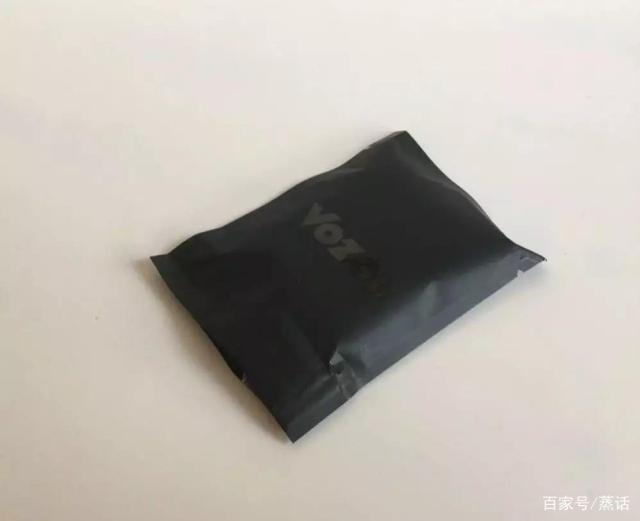 VOZOL微纵D2一次性电子烟,一机双吸嘴双口味 VOZOL微纵D2一次性电子烟,一机双吸嘴双口味