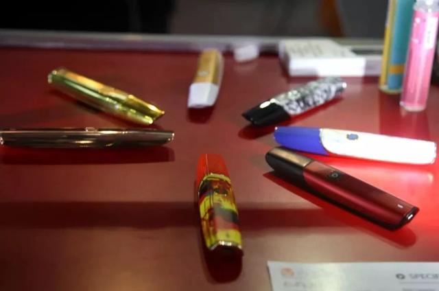 收集2018年市面上的100多款新品电子烟小烟,看看你认识哪一款? 收集2018年市面上的100多款新品电子烟小烟,看看你认识哪一款?