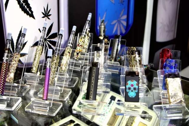 收集2018年市面上的100多款新品电子烟小烟,看看你认识哪一款? 收集2018年市面上的100多款新品电子烟小烟,看看你认识哪一款?