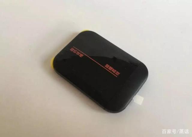 VOZOL微纵D2一次性电子烟,一机双吸嘴双口味 VOZOL微纵D2一次性电子烟,一机双吸嘴双口味