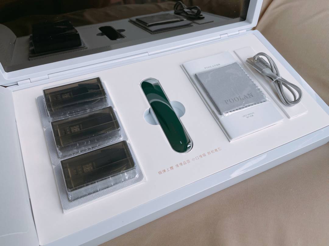 铂岚锆宝石电子烟套装:两倍于主流产品的价格,到底带来了什么? 铂岚锆宝石电子烟套装:两倍于主流产品的价格,到底带来了什么?