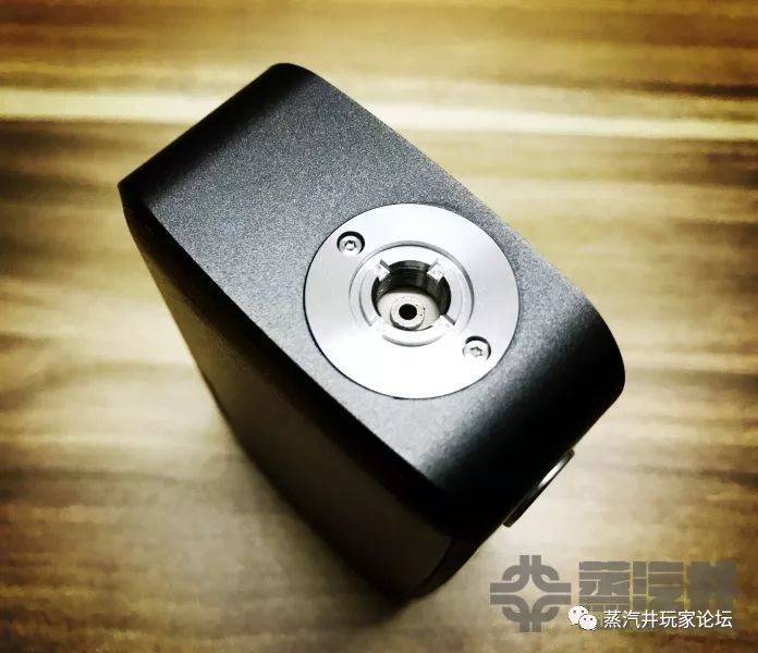 北极豚Anita 100W底注盒子电子烟设备评测 北极豚Anita 100W底注盒子电子烟设备评测