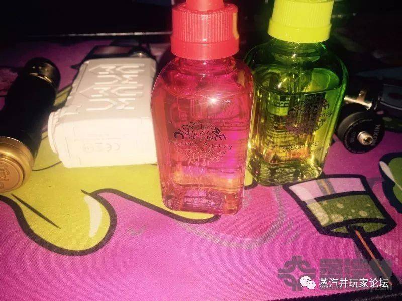 德森彩冰电子烟烟油–多口味水果混合的红绿冰冰